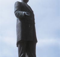 Piesse Memorial Statue - Hotel NSW