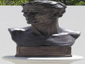 Adam Lindsay Gordon Bronze Bust - Hotel NSW 0
