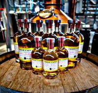 William McHenry and Sons Distillery - Hotel NSW