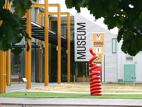 Queen Victoria Museum And Art Gallery - Hotel NSW 0