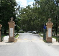 Kalinga Park Memorial - Hotel NSW