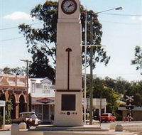 Goomeri War Memorial Clock - Hotel NSW