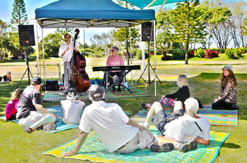Coolangatta Beachfront Markets - Hotel NSW 8