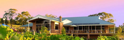 Wild Cattle Creek Estate Winery Restaurant - Hotel NSW 5