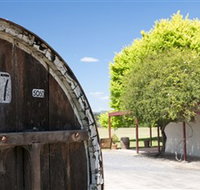 St Huberts Cellar Door  Vineyard - Hotel NSW