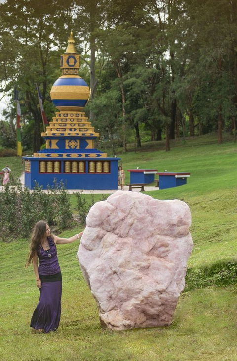 Crystal Castle & Shambhala Gardens - Hotel NSW 9