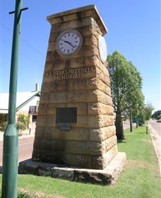 Major Mitchell Memorial - Hotel NSW 0