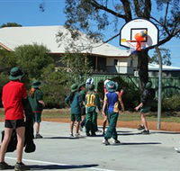 EE Parr O.B.E. Park - Hotel NSW