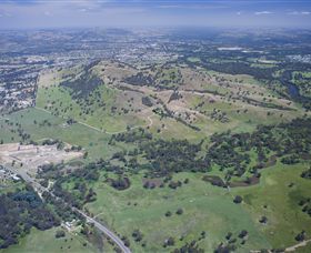 Huon Hill Parklands - Hotel NSW 2
