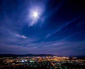 Huon Hill Parklands - Hotel NSW 4