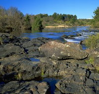 Kambah Pool to Pine Island - Hotel NSW