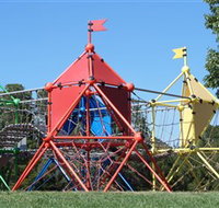 Fadden Pines Playground - Hotel NSW