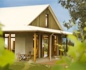 Whispering Brook - Hotel NSW 4