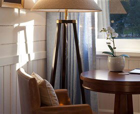 East Coast Lounge - Hotel NSW 4