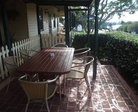 The Famous Tinonee Cafe And Gift Shop - Hotel NSW 1