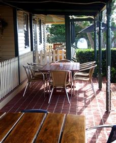 The Famous Tinonee Cafe And Gift Shop - Hotel NSW 2