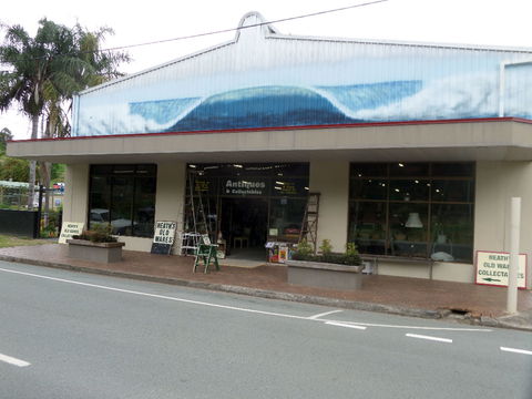 Heaths Old Wares, Collectables & Industrial Antiques - Hotel NSW 2