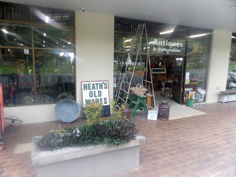 Heaths Old Wares, Collectables & Industrial Antiques - Hotel NSW 10