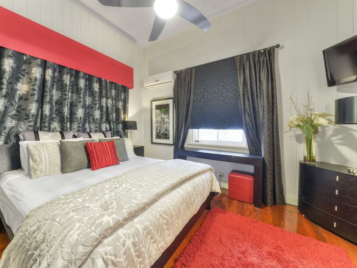 Spring Hill QLD Hotel NSW