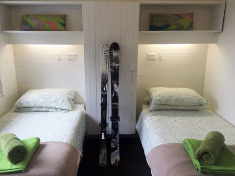 Elk At Falls - Hotel NSW 0