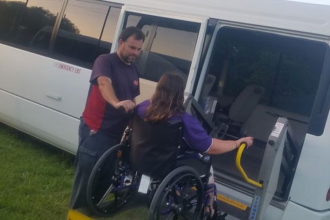 Brisbane Airport Arrival Shared Shuttle Service With Wheelchair Access - Hotel NSW 1