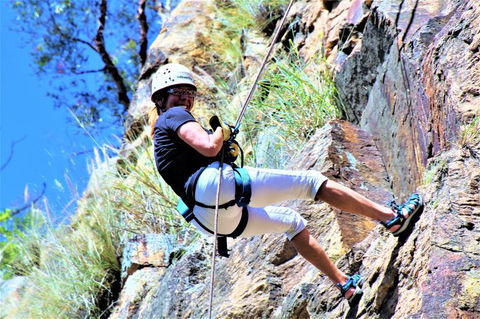 Abseiling The Kangaroo Point Cliffs In Brisbane - Hotel NSW 3