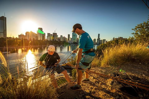 Abseiling The Kangaroo Point Cliffs In Brisbane - Hotel NSW 8