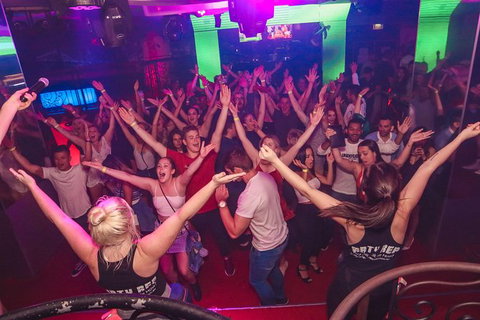 THE HANGOVER CRAWL - CLUB CRAWL SURFERS PARADISE - NIGHTLIFE - CLUBBING - Hotel NSW 1