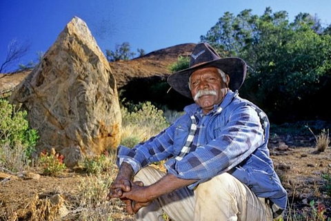 Cave Hill Aboriginal Cultural Experience From Ayers Rock - Hotel NSW 0