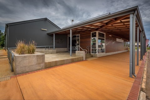 Grassland Art Gallery - Hotel NSW 2