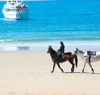 Mackay Harbour Beach - Hotel NSW