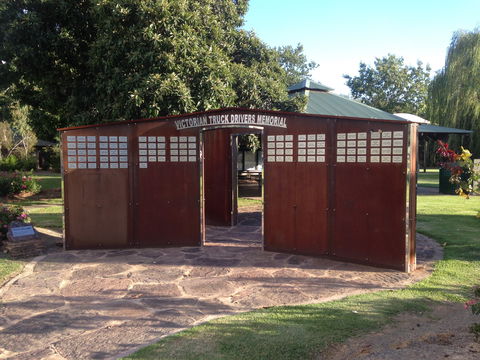 Victorian Truck Drivers Memorial - Hotel NSW 0