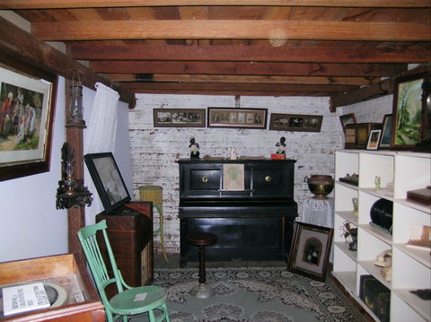 Zara Clark Museum - Hotel NSW 2