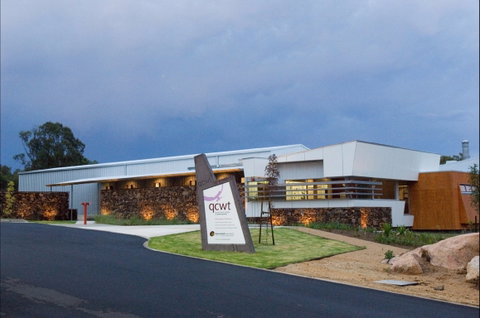 Varias Restaurant And Function Centre At The Queensland College Of Wine Tourism - Hotel NSW 0