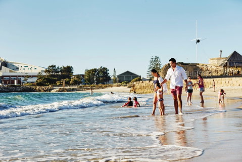 A Day In Fremantle - Hotel NSW 2