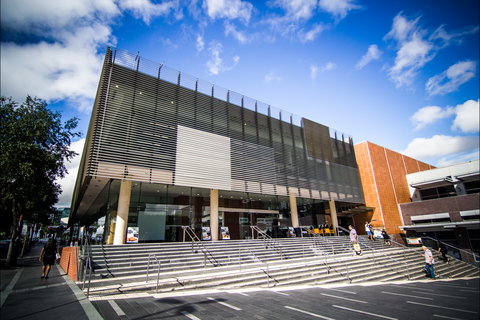 Blacktown City Libraries - Hotel NSW 0