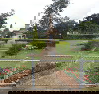 McConnell Park and Toogoolawah War Memorial - Hotel NSW