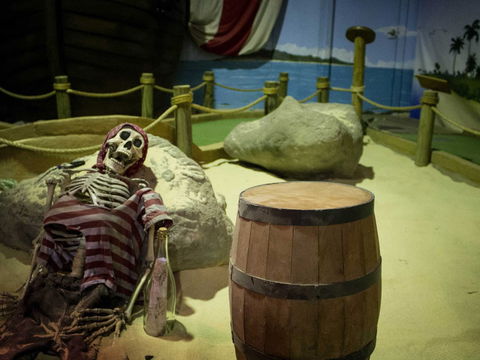 Unreal Mini Golf - Hotel NSW 1