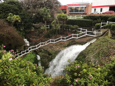 Cave Garden - Hotel NSW 2