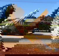 Loxton Tree sculptures - Hotel NSW