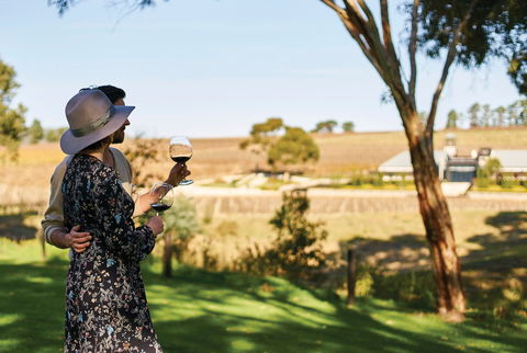Beresford Estate Tasting Pavilion - Hotel NSW 2