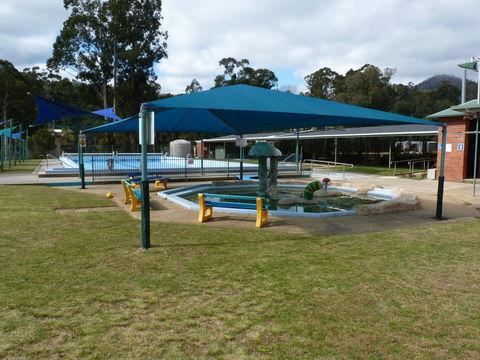 Marysville Outdoor Swimming Pool - Hotel NSW 2