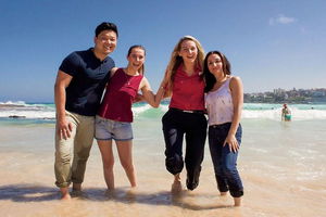 3.5 Hours Explore Bondi Beach and Sydney Sightseeing Tour