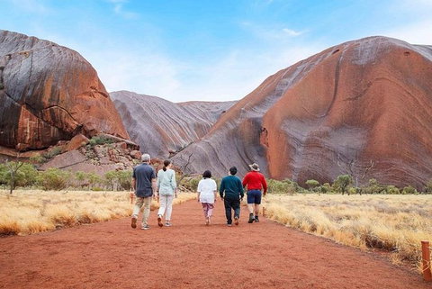 Explore Uluru: 7 Hours Guide Tour At Sunrise With Light Breakfast - Hotel NSW 0
