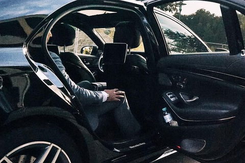 Departure Private Transfers: Adelaide To Adelaide Airport ADL In Business Car - Hotel NSW 4