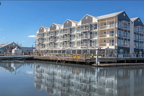 3.5 Hours Walking Guided Tour Of Launceston Highlights - Hotel NSW 2