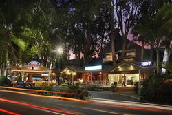Apres Beach Bar & Grill - Palm Cove - Hotel NSW 3