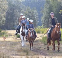 Horse Riding at Oaks Ranch and Country Club - Hotel NSW