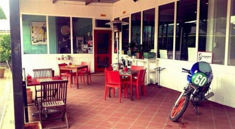 Rockabellas Roadside Diner - Hotel NSW 1