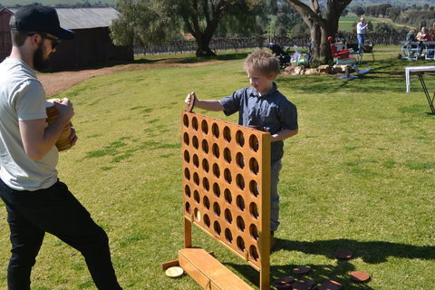Daddy's Day Out At Borambola Wines By The Roundabout Restaurant - Hotel NSW 2